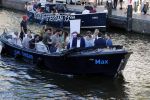Amsterdam 29 juni 2018
Forum voor Democratie van Thierry Baudet varen met relaties door de grachten van Amsterdam . oa aanwezig Matthijs Albers Jort kelder (met eigen boot) Alwien Tulner Mat Herben Theo Hiddema en Ebru Umar.