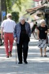Amsterdam 17 juli 2018
Rudi Fuchs wandelend in Amsterdam zuid.