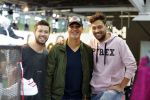Amsterdam 9 juli 2018
Cris de Ravallet met Ruud Gullit en â€¦ in Pirex stand op de modefabriek.