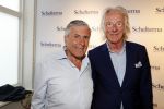Amsterdam 7 juli 2018
Boekpresentatie Sjaak Swart bij Scheltema. Freek de Jonge reikt het eerste boek uit
