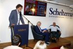 Amsterdam 7 juli 2018
Boekpresentatie Sjaak Swart bij Scheltema. Freek de Jonge reikt het eerste boek uit