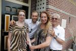 Hem 22 juli 2018
Veiling kleding en inboedel van Imca Marina . Imca gaat verhuizen en heeft daar niet voldoende ruimte. Susan Dijkhuijsen met familie