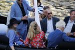 Amsterdam 29 juni 2018
Forum voor Democratie van Thierry Baudet varen met relaties door de grachten van Amsterdam . oa aanwezig Matthijs Albers Jort kelder (met eigen boot) Alwien Tulner Mat Herben Theo Hiddema en Ebru Umar.