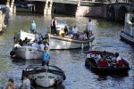 Amsterdam 29 juni 2018
Forum voor Democratie van Thierry Baudet varen met relaties door de grachten van Amsterdam . oa aanwezig Matthijs Albers Jort kelder (met eigen boot) Alwien Tulner Mat Herben Theo Hiddema en Ebru Umar.