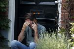 Amsterdam 29 juni 2018
Twan Huys zit voor zijn huis te bellen.