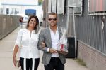 Amsterdam 6 juli 2018
Gordon viert zijn 50e verjaardag bij de Harbour Club en gaat daarna varen met de roze MS de Jordaan. Wesley Klein met zijn vrouw