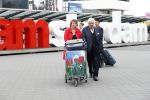 Amsterdam, 25 Juni 2018 
Schiphol.
Willirord Frequin met zijn vriendin Gesina Lodewijkxs
 voor vertrek voor een nieuw TV programma voor 4 weken.
