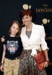 Amsterdam 15 juli 2019
Premiere the lion king in tuschinski. Chazia Mourali met dochter