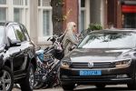 Amsterdam 11 juli 2019
Eva Jinek wordt door taxi thuis opgehaald om naar studio gebracht te worden.