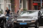 Amsterdam 11 juli 2019
Eva Jinek wordt door taxi thuis opgehaald om naar studio gebracht te worden.