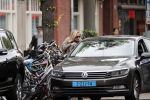 Amsterdam 11 juli 2019
Eva Jinek wordt door taxi thuis opgehaald om naar studio gebracht te worden.