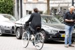 Amsterdam 6 juli 2019
In de v Eeghenstraat is er een bom af gegaan. Leco v Zadelhoff woont er bijna naast. Femke Halsema kwam op de fiets kijken.