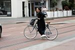 Amsterdam 6 juli 2019
In de v Eeghenstraat is er een bom af gegaan. Leco v Zadelhoff woont er bijna naast. Femke Halsema kwam op de fiets kijken.