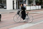Amsterdam 6 juli 2019
In de v Eeghenstraat is er een bom af gegaan. Leco v Zadelhoff woont er bijna naast. Femke Halsema kwam op de fiets kijken.