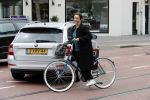 Amsterdam 6 juli 2019
In de v Eeghenstraat is er een bom af gegaan. Leco v Zadelhoff woont er bijna naast. Femke Halsema kwam op de fiets kijken.