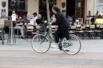 Amsterdam 6 juli 2019
In de v Eeghenstraat is er een bom af gegaan. Leco v Zadelhoff woont er bijna naast. Femke Halsema kwam op de fiets kijken.