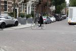 Amsterdam 6 juli 2019
In de v Eeghenstraat is er een bom af gegaan. Leco v Zadelhoff woont er bijna naast. Femke Halsema kwam op de fiets kijken.