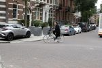 Amsterdam 6 juli 2019
In de v Eeghenstraat is er een bom af gegaan. Leco v Zadelhoff woont er bijna naast. Femke Halsema kwam op de fiets kijken.