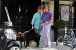 Amsterdam 30 juli 2019
Frank en Rogier ( Paleis voor een prikkie) met hun honden op de cornelis schuytstraat.