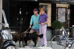 Amsterdam 30 juli 2019
Frank en Rogier ( Paleis voor een prikkie) met hun honden op de cornelis schuytstraat.