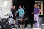 Amsterdam 30 juli 2019
Frank en Rogier ( Paleis voor een prikkie) met hun honden op de cornelis schuytstraat.