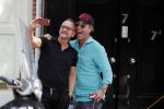Amsterdam 30 juli 2019
Frank en Rogier ( Paleis voor een prikkie) met hun honden op de cornelis schuytstraat.