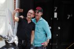 Amsterdam 30 juli 2019
Frank en Rogier ( Paleis voor een prikkie) met hun honden op de cornelis schuytstraat.