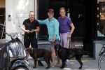 Amsterdam 30 juli 2019
Frank en Rogier ( Paleis voor een prikkie) met hun honden op de cornelis schuytstraat.