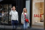 Amsterdam 3 juli 2019
Frenkie de Jong met zijn vriendin Mikky Kiemeney op de PC Hooftstraat. Frenkie draagt kleding van het merk van zijn vriendin.