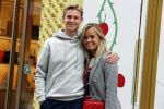 Amsterdam 3 juli 2019
Frenkie de Jong met zijn vriendin Mikky Kiemeney op de PC Hooftstraat. Frenkie draagt kleding van het merk van zijn vriendin.