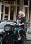 Amsterdam 7 juli 2019
Karin Swerink op de fiets in Amsterdamm zuid