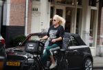 Amsterdam 7 juli 2019
Karin Swerink op de fiets in Amsterdamm zuid