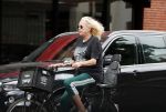 Amsterdam 7 juli 2019
Karin Swerink op de fiets in Amsterdamm zuid