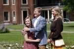Den Haag 19 juli 2019
Jaarlijkse fotouurtje in de thuisn van Huis ten Bosch . Aanwezig Koning Willem Alexander Koningin Maxima Prinses Amalia Alexia en Ariane.