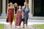 Den Haag 19 juli 2019
Jaarlijkse fotouurtje in de thuisn van Huis ten Bosch . Aanwezig Koning Willem Alexander Koningin Maxima Prinses Amalia Alexia en Ariane.