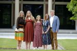Den Haag 19 juli 2019
Jaarlijkse fotouurtje in de thuisn van Huis ten Bosch . Aanwezig Koning Willem Alexander Koningin Maxima Prinses Amalia Alexia en Ariane.