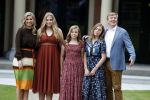 Den Haag 19 juli 2019
Jaarlijkse fotouurtje in de thuisn van Huis ten Bosch . Aanwezig Koning Willem Alexander Koningin Maxima Prinses Amalia Alexia en Ariane.