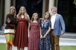 Den Haag 19 juli 2019
Jaarlijkse fotouurtje in de thuisn van Huis ten Bosch . Aanwezig Koning Willem Alexander Koningin Maxima Prinses Amalia Alexia en Ariane.