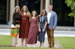 Den Haag 19 juli 2019
Jaarlijkse fotouurtje in de thuisn van Huis ten Bosch . Aanwezig Koning Willem Alexander Koningin Maxima Prinses Amalia Alexia en Ariane.