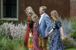 Den Haag 19 juli 2019
Jaarlijkse fotouurtje in de thuisn van Huis ten Bosch . Aanwezig Koning Willem Alexander Koningin Maxima Prinses Amalia Alexia en Ariane.