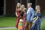 Den Haag 19 juli 2019
Jaarlijkse fotouurtje in de thuisn van Huis ten Bosch . Aanwezig Koning Willem Alexander Koningin Maxima Prinses Amalia Alexia en Ariane.