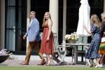 Den Haag 19 juli 2019
Jaarlijkse fotouurtje in de thuisn van Huis ten Bosch . Aanwezig Koning Willem Alexander Koningin Maxima Prinses Amalia Alexia en Ariane.