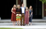 Den Haag 19 juli 2019
Jaarlijkse fotouurtje in de thuisn van Huis ten Bosch . Aanwezig Koning Willem Alexander Koningin Maxima Prinses Amalia Alexia en Ariane.