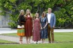 Den Haag 19 juli 2019
Jaarlijkse fotouurtje in de thuisn van Huis ten Bosch . Aanwezig Koning Willem Alexander Koningin Maxima Prinses Amalia Alexia en Ariane.