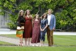 Den Haag 19 juli 2019
Jaarlijkse fotouurtje in de thuisn van Huis ten Bosch . Aanwezig Koning Willem Alexander Koningin Maxima Prinses Amalia Alexia en Ariane.