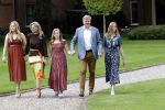 Den Haag 19 juli 2019
Jaarlijkse fotouurtje in de thuisn van Huis ten Bosch . Aanwezig Koning Willem Alexander Koningin Maxima Prinses Amalia Alexia en Ariane.