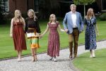 Den Haag 19 juli 2019
Jaarlijkse fotouurtje in de thuisn van Huis ten Bosch . Aanwezig Koning Willem Alexander Koningin Maxima Prinses Amalia Alexia en Ariane.