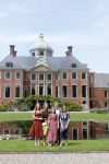 Den Haag 19 juli 2019
Jaarlijkse fotouurtje in de thuisn van Huis ten Bosch . Aanwezig Koning Willem Alexander Koningin Maxima Prinses Amalia Alexia en Ariane.