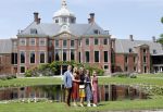 Den Haag 19 juli 2019
Jaarlijkse fotouurtje in de thuisn van Huis ten Bosch . Aanwezig Koning Willem Alexander Koningin Maxima Prinses Amalia Alexia en Ariane.
