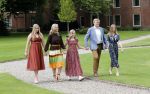 Den Haag 19 juli 2019
Jaarlijkse fotouurtje in de thuisn van Huis ten Bosch . Aanwezig Koning Willem Alexander Koningin Maxima Prinses Amalia Alexia en Ariane.